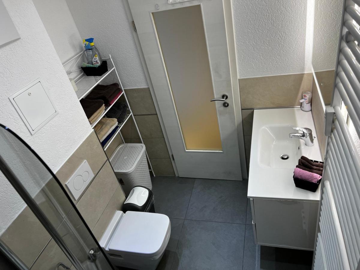 Moderne Wohnung Mit Bergblick Friedrichshafen Bagian luar foto